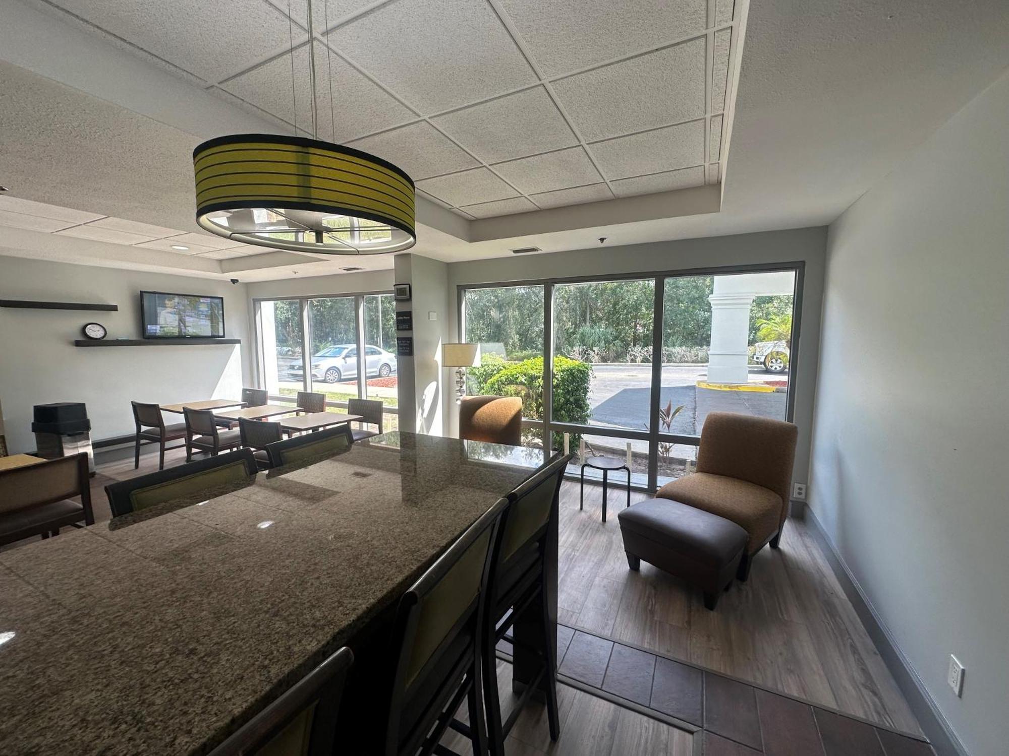 Spark By Hilton Tampa Brandon Hotel 2*