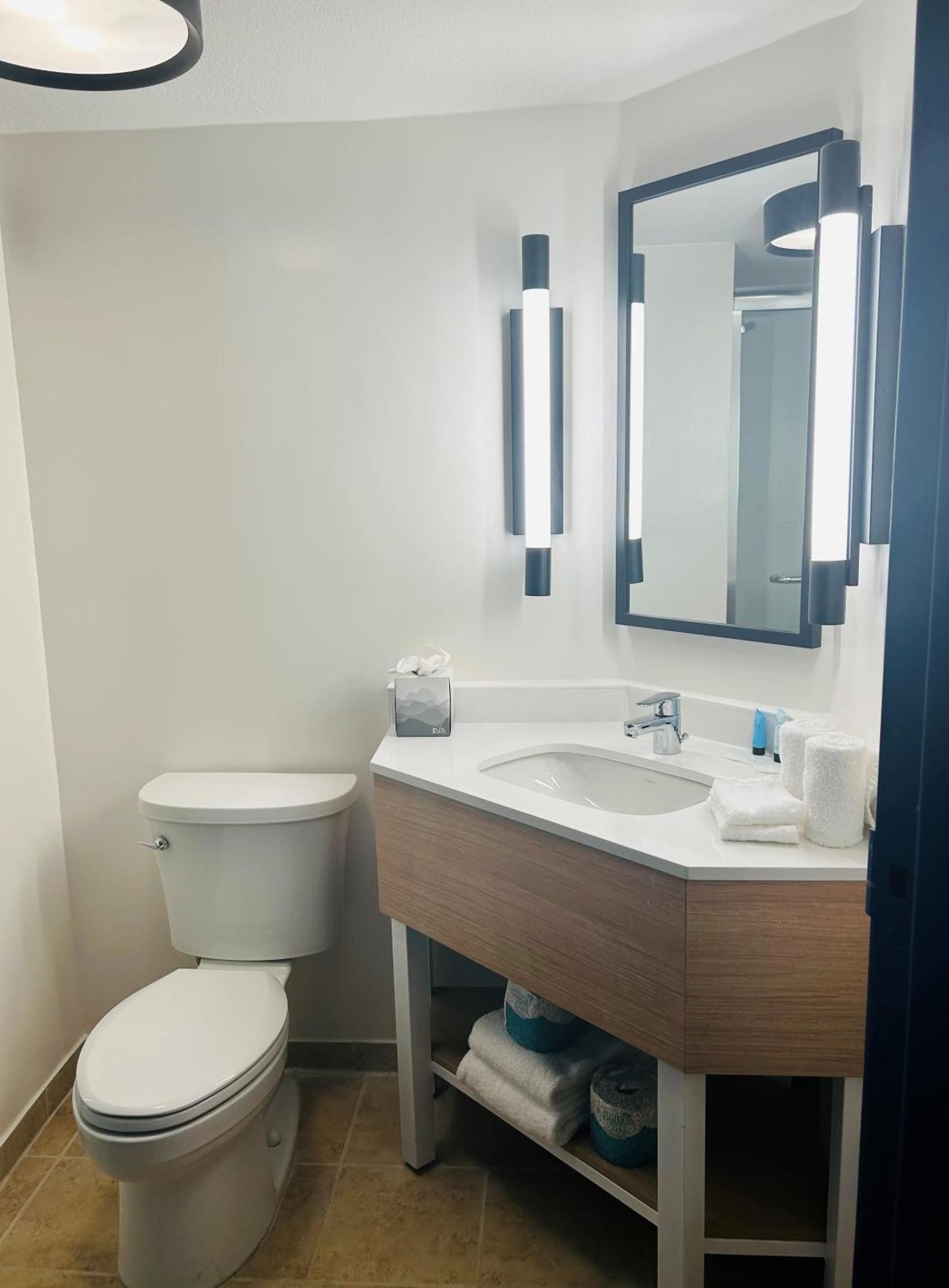 Spark By Hilton Tampa Brandon