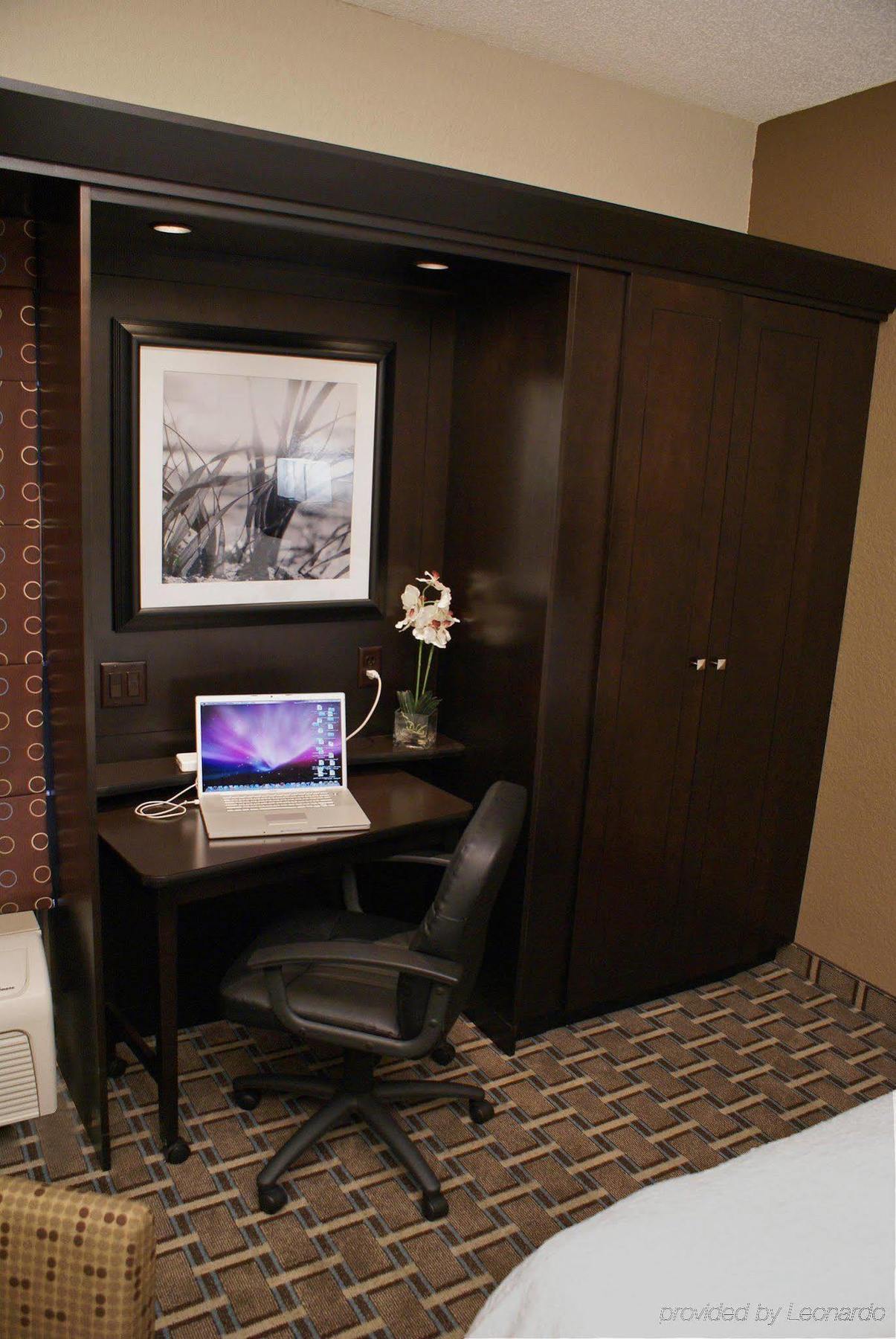 Hotel Spark By Hilton Tampa Brandon Heartland