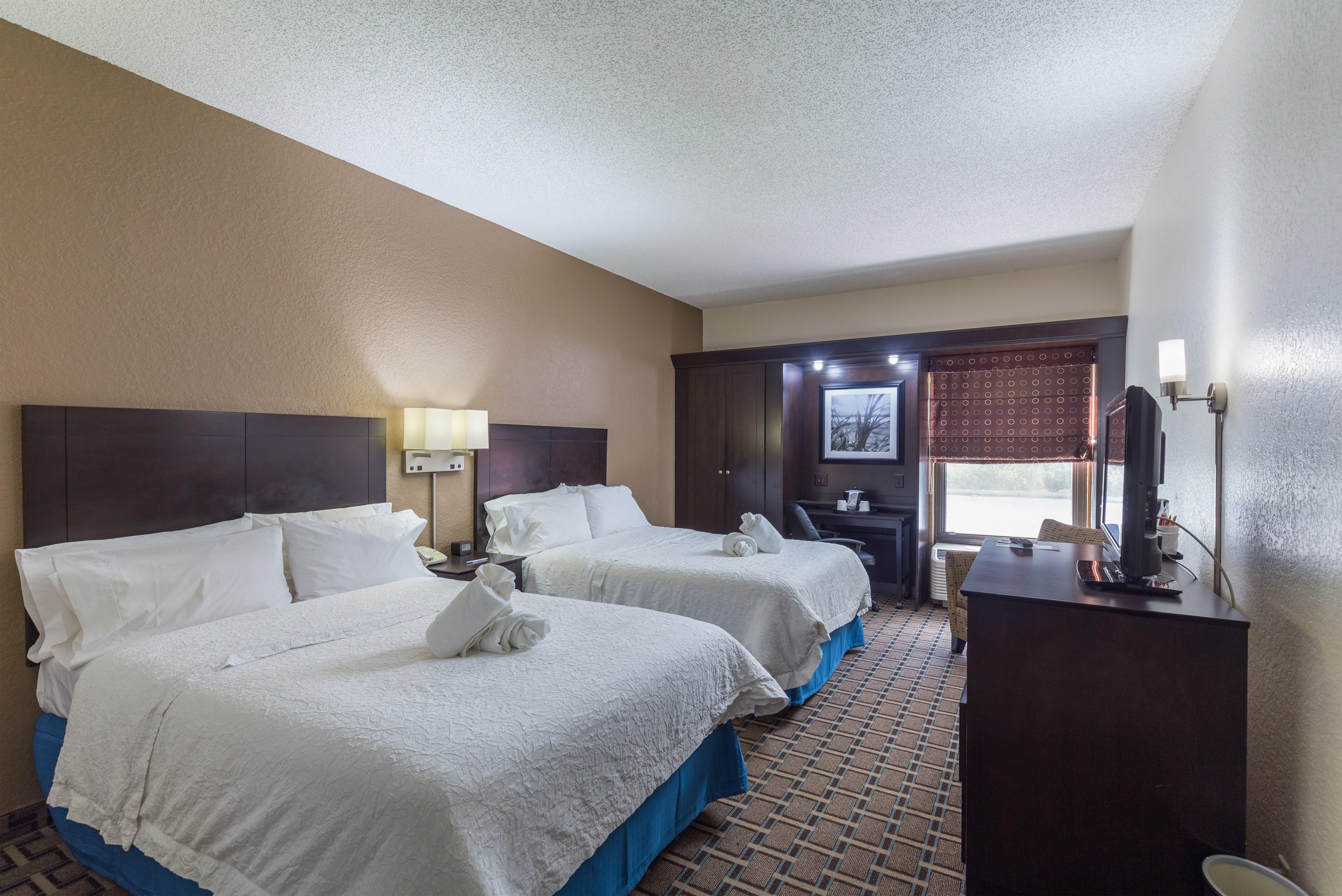 Hotel Spark By Hilton Brandon 2*
