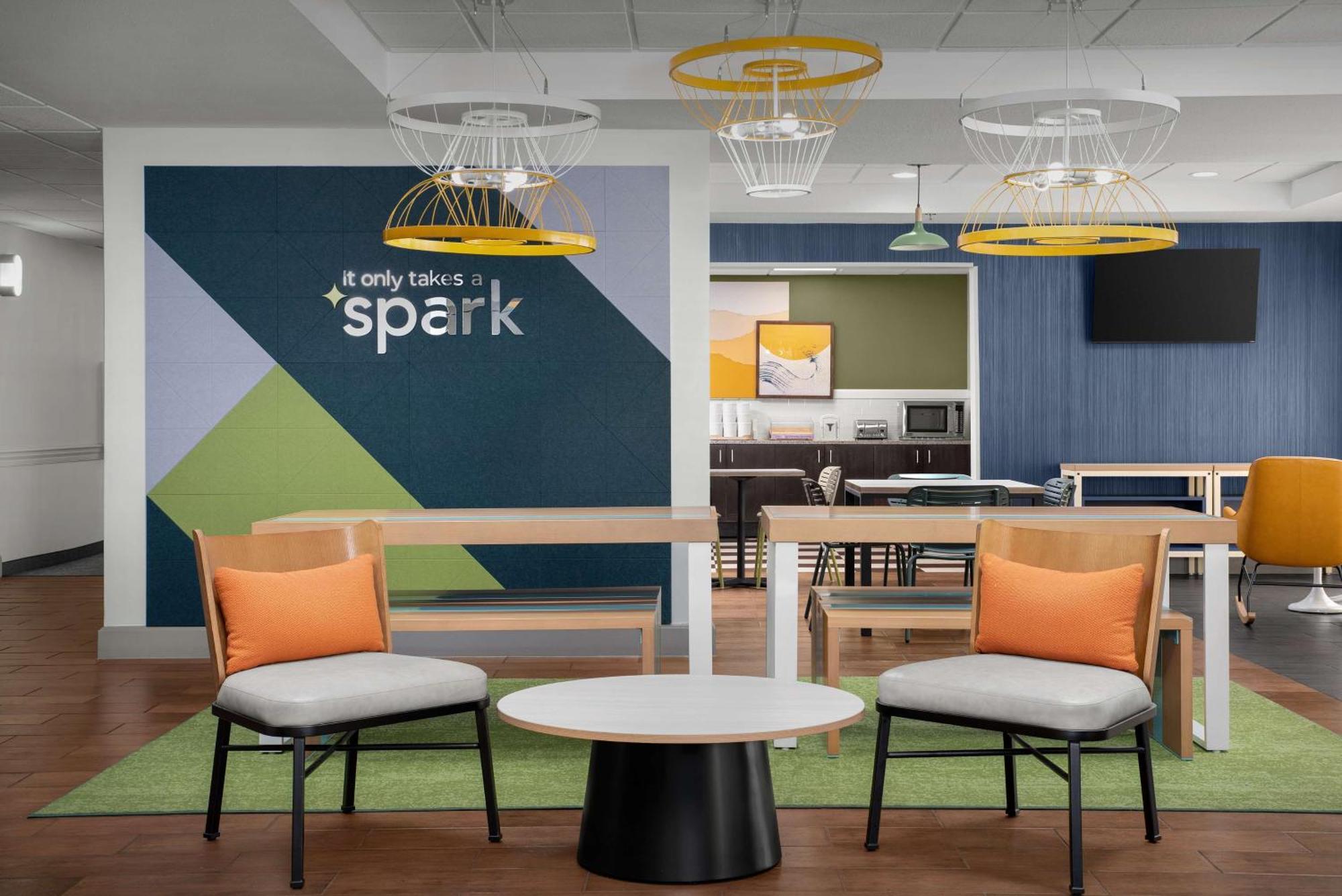 Spark By Hilton Brandon Hotel